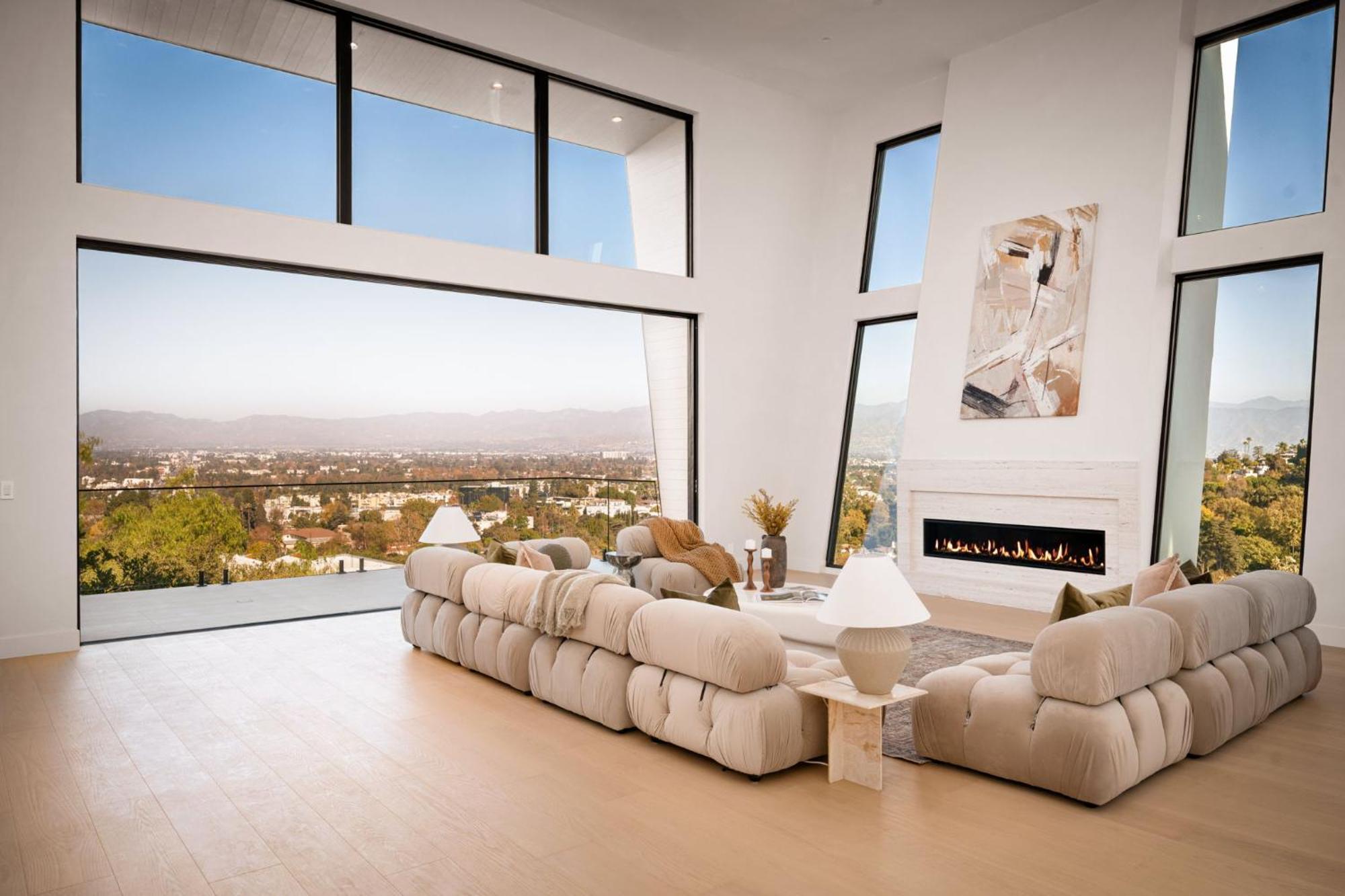 Woodhill Canyon Apartment
